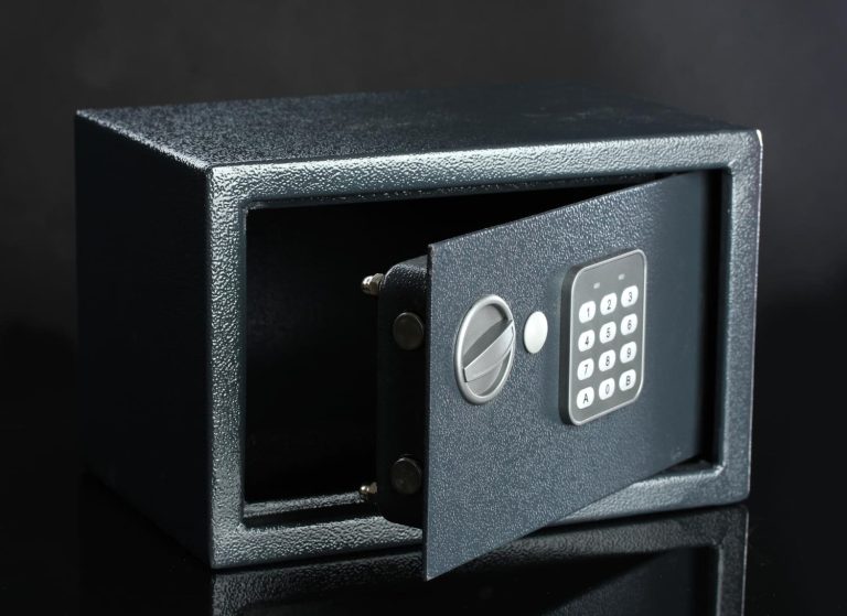 פריצת כספת קטנה